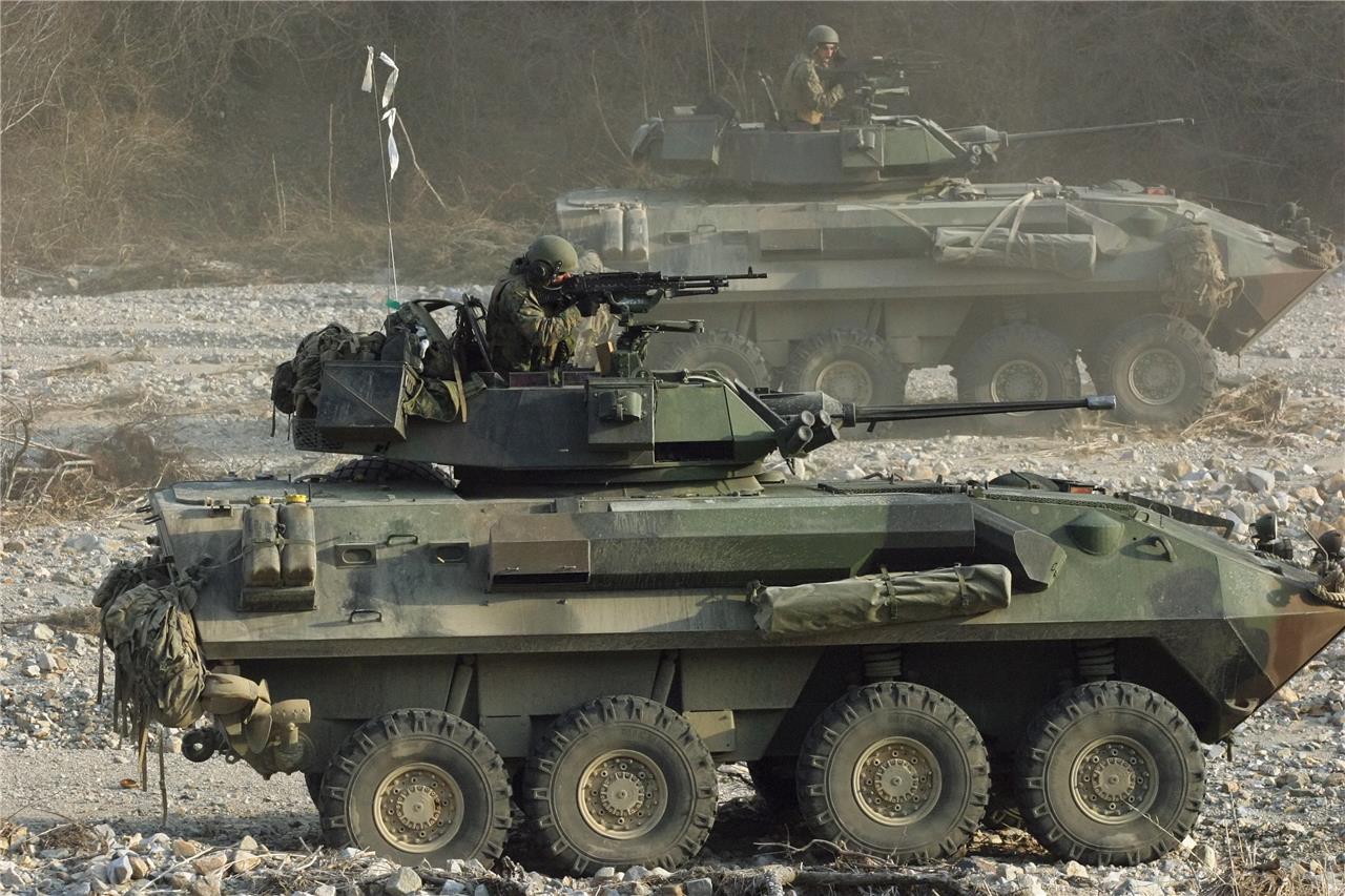 Lav-25 Usmc Amphibious Vehicle Glossy Poster Picture Photo Print Banner Booma Prints