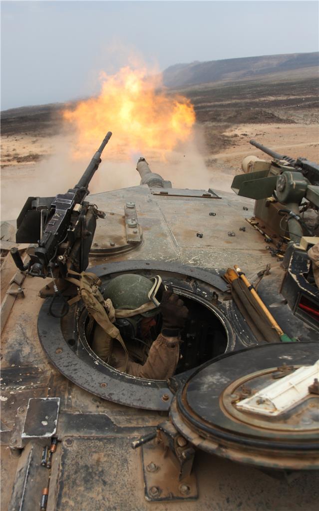 M1 Abrams Vehicle Turret Firing Glossy Poster Picture Photo Print Banner Booma Prints