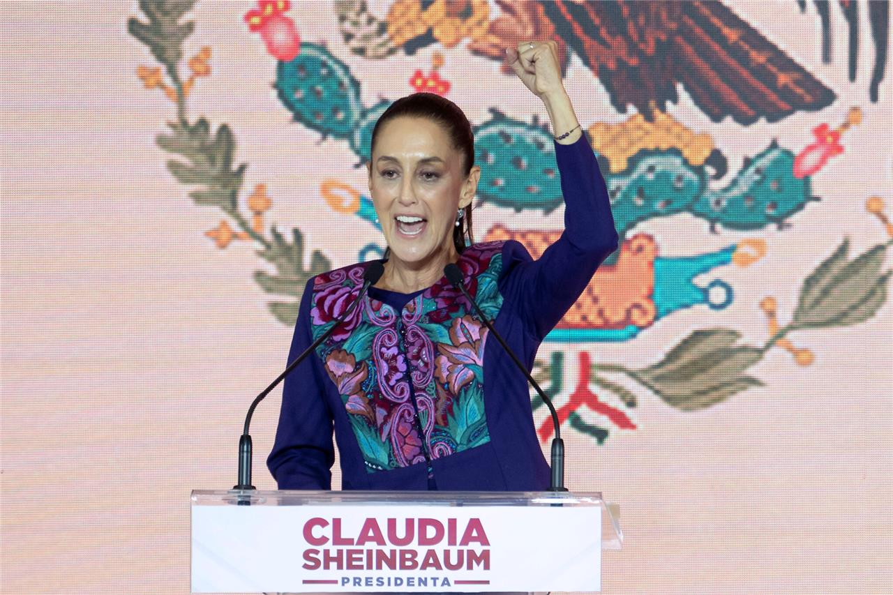 Claudia Sheinbaum Mexico President Glossy Poster Picture Photo Print Banner Booma Prints