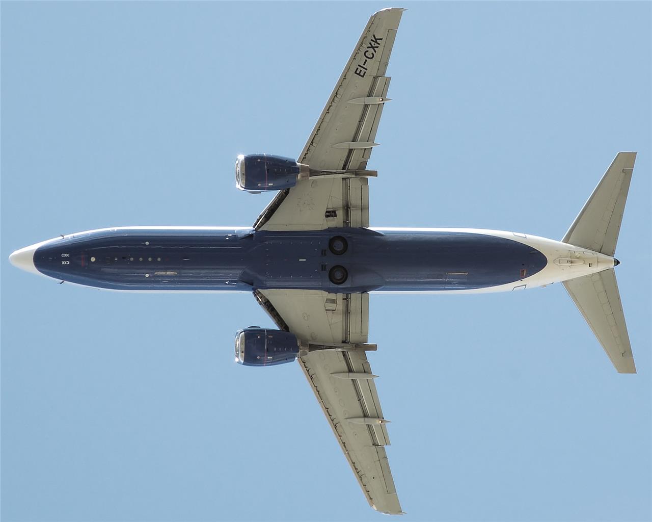 Boeing 737-400 Aircraft Underbelly Glossy Poster Picture Photo Print Banner Booma Prints