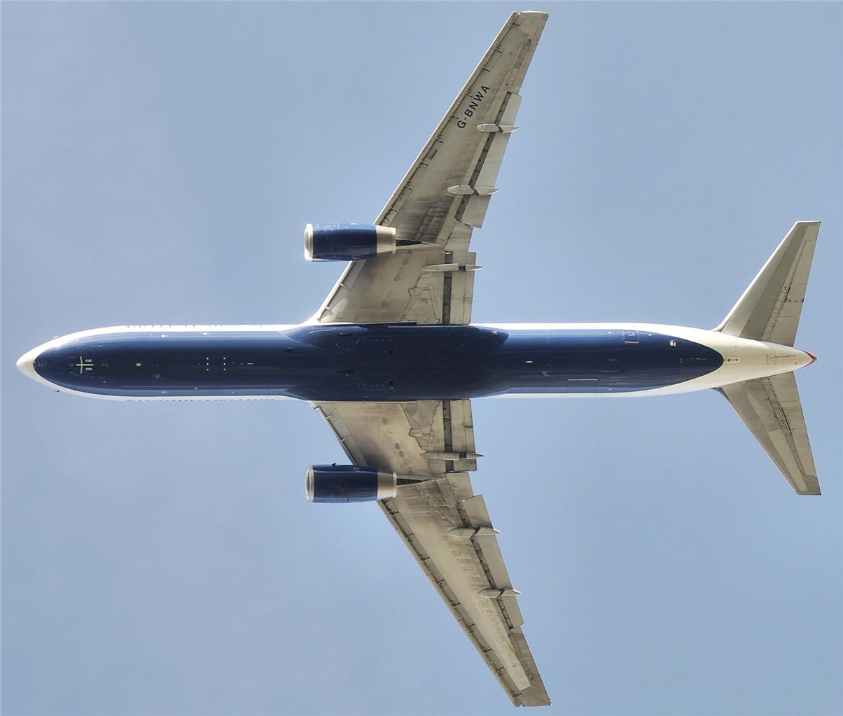 Boeing Plane 767-300 Flying Glossy Poster Picture Photo Print Banner Booma Prints