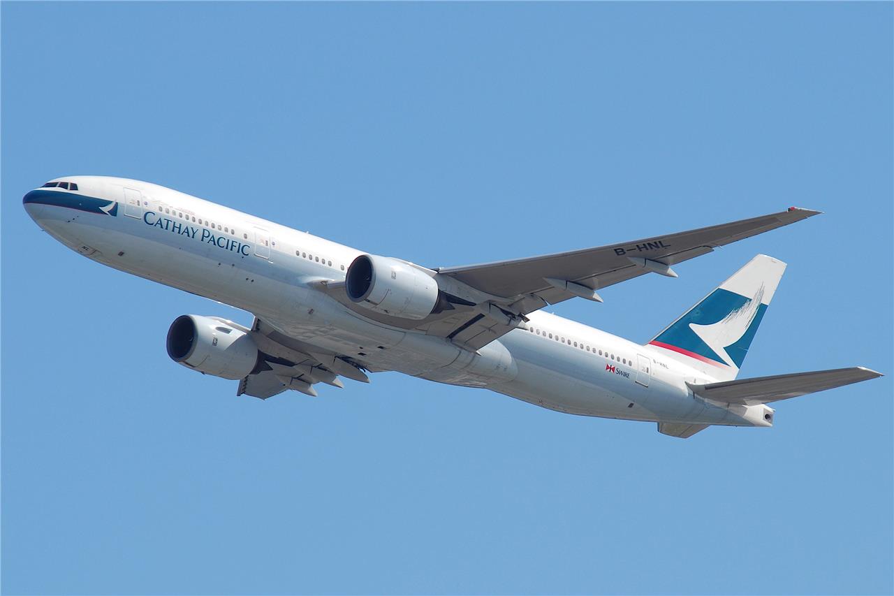 Boeing Plane 777-200B Flying Glossy Poster Picture Photo Print Banner Booma Prints