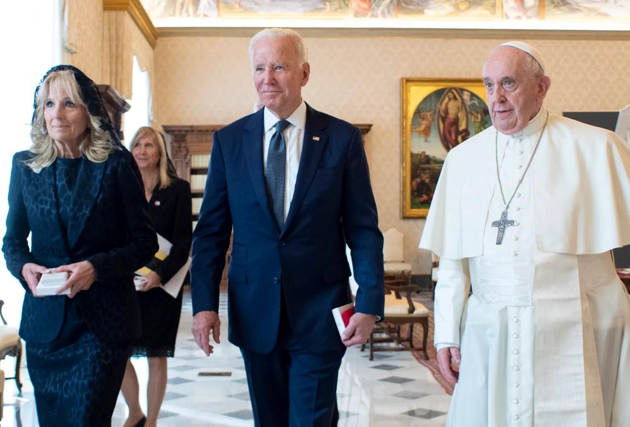 Joe & Jill Biden Pope Francis Glossy Poster Picture Photo Print Banner 9771 Booma Prints
