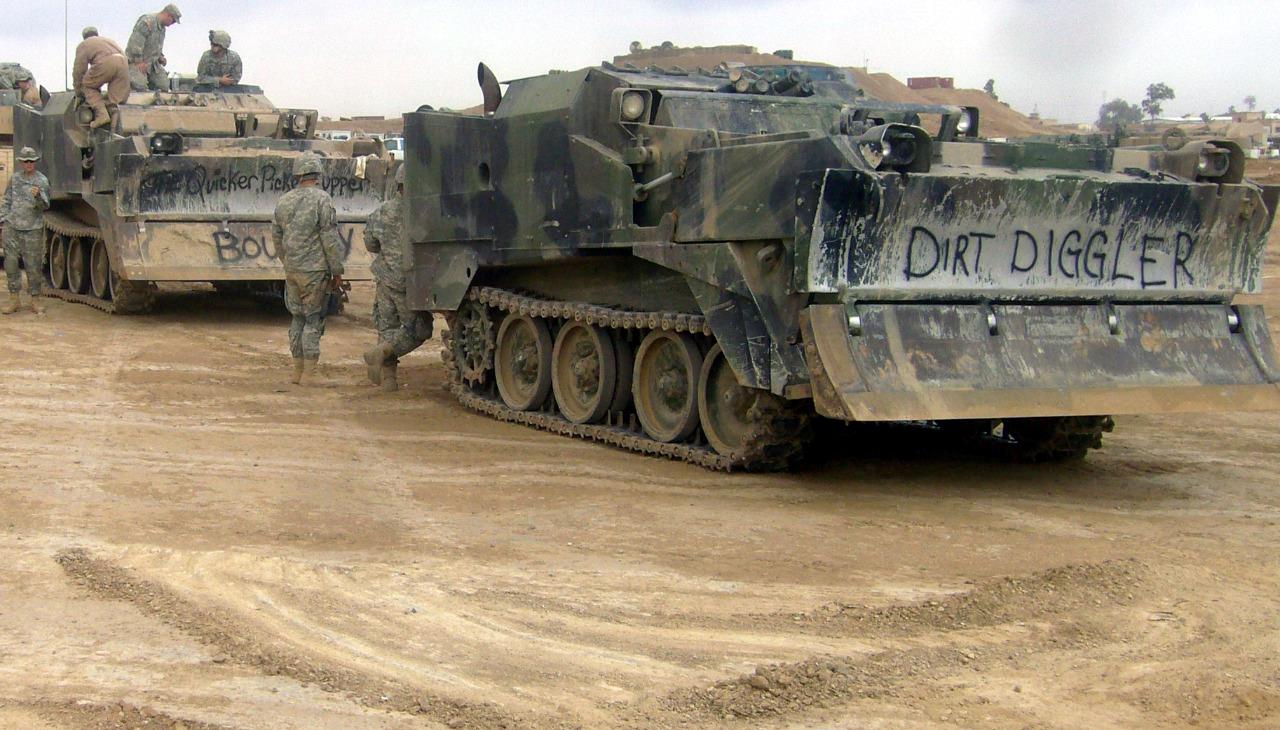 M9 Armored Combat Earthmover Tank Glossy Poster Picture Photo Print Banner 9779 Booma Prints