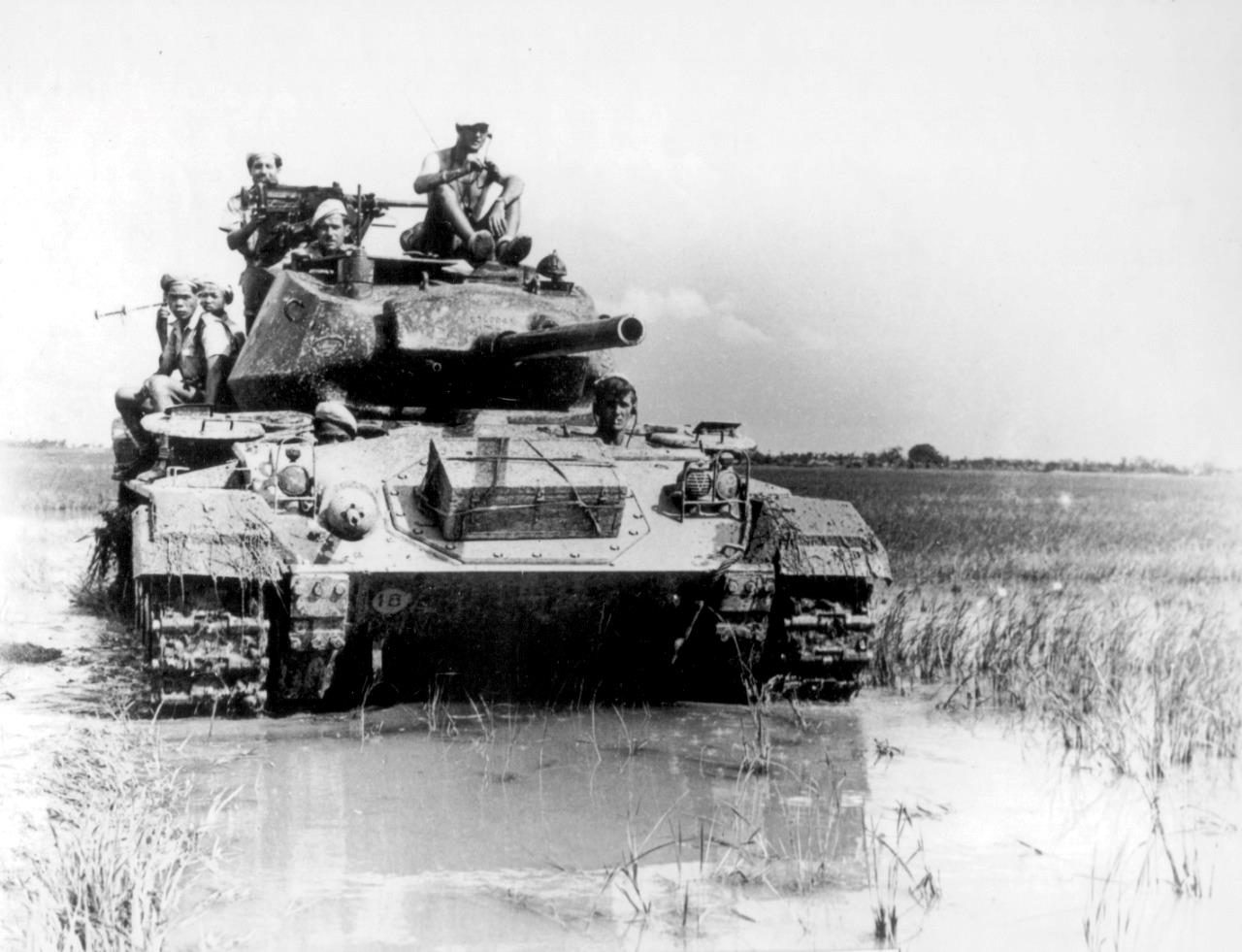 M24 Chaffee Light Tank Vietnam Glossy Poster Picture Photo Print Banner 9788 Booma Prints