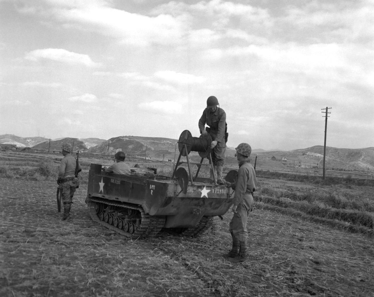 M29 Weasel Ww2 Tracked Vehicle Glossy Poster Picture Photo Print Banner 9791 Booma Prints