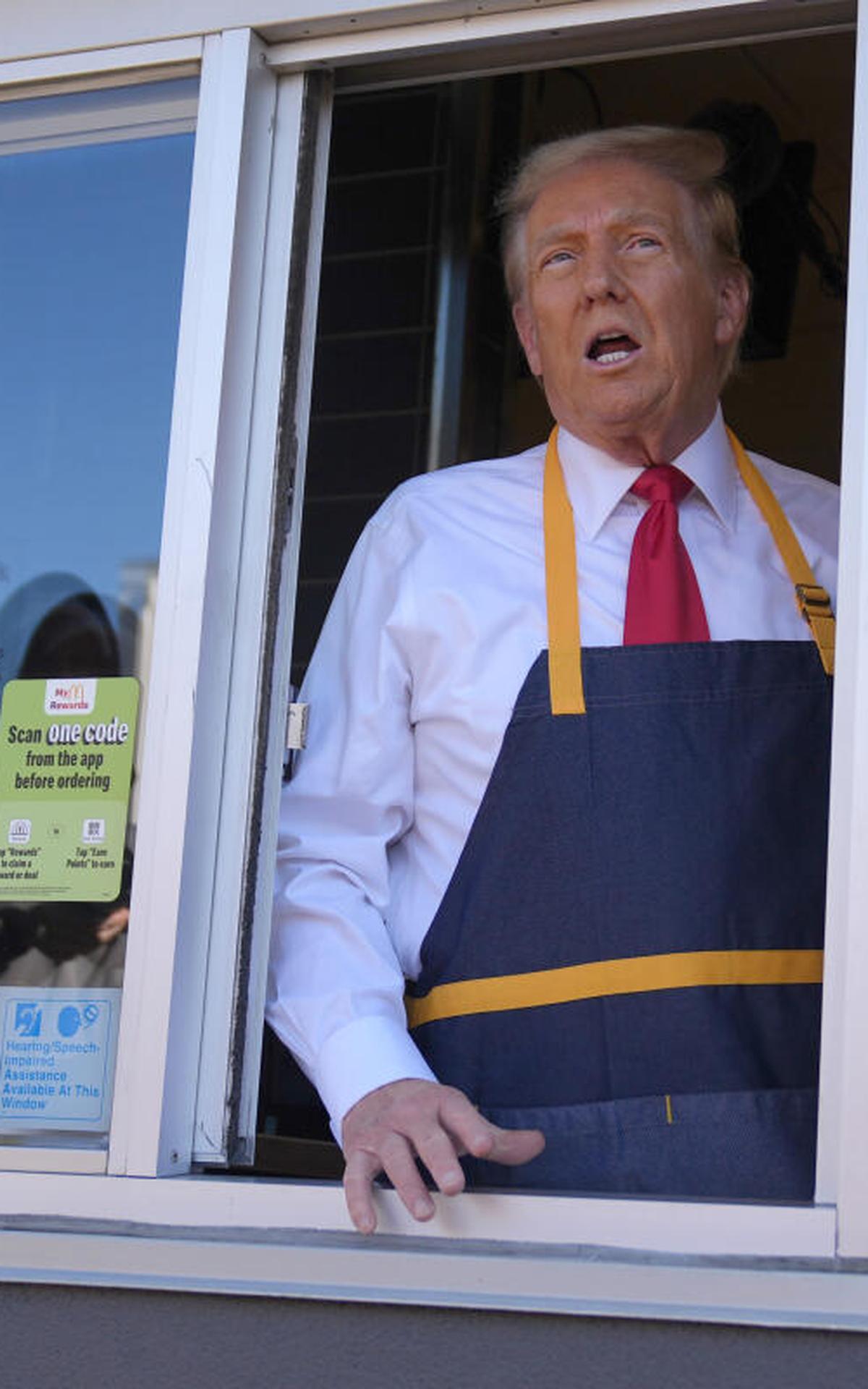 Trump Waving Mcdonalds Window Glossy Poster Picture Photo Print Banner Booma Prints