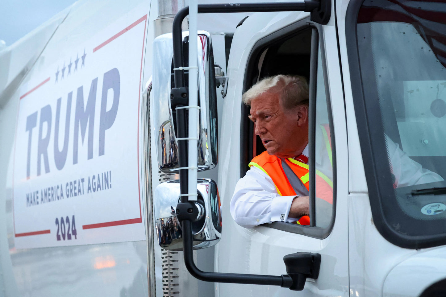 Trump Looking Out Garbage Truck Glossy Poster Picture Photo Print Banner Booma Prints