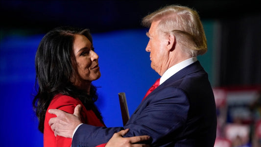 Tulsi Gabbard Trump Embrace Glossy Poster Picture Photo Print Banner Booma Prints