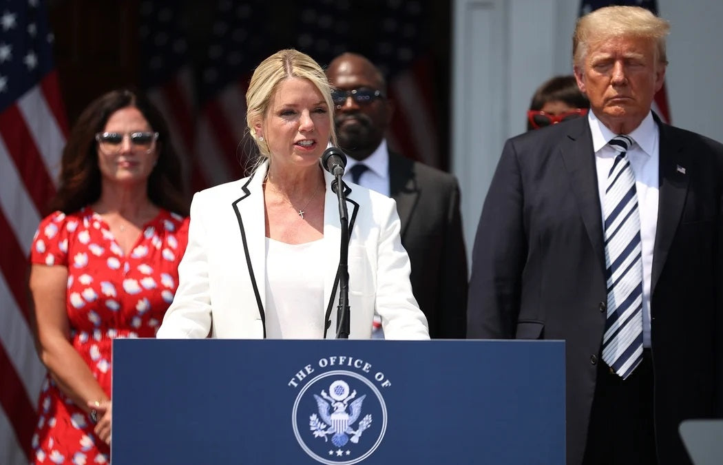 Pam Bondi Donald Trump Speech Glossy Poster Picture Photo Print Banner Booma Prints