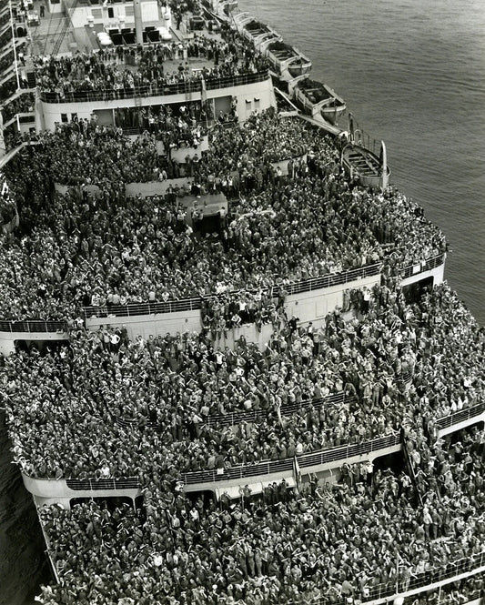 Ship Bringing Troops Home New York 1945 Poster Picture Photo Print Banner  Booma Prints