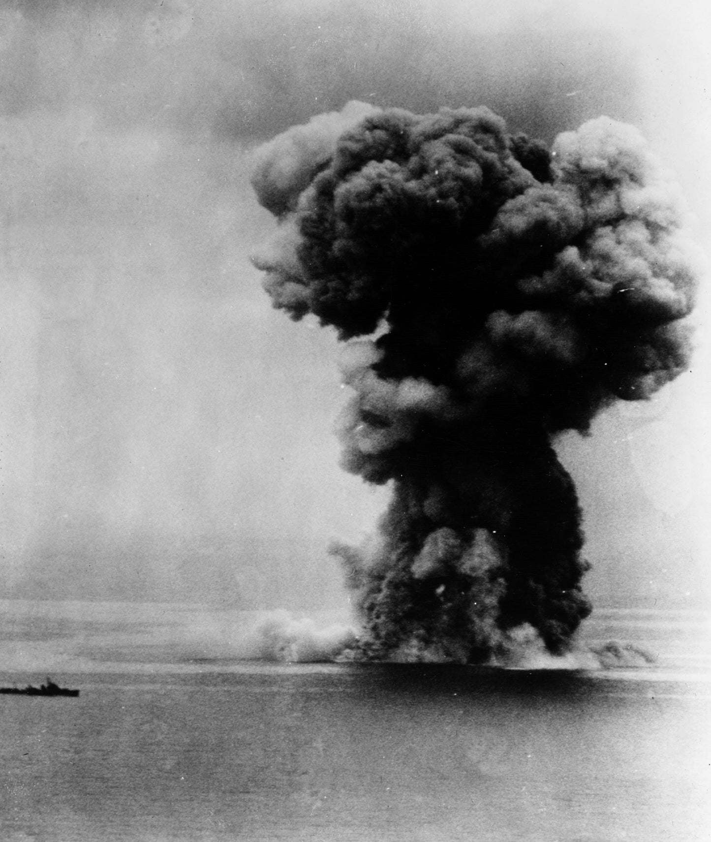 Japanese Battleship Yamato Explosion Poster Picture Photo Print Banner  Booma Prints