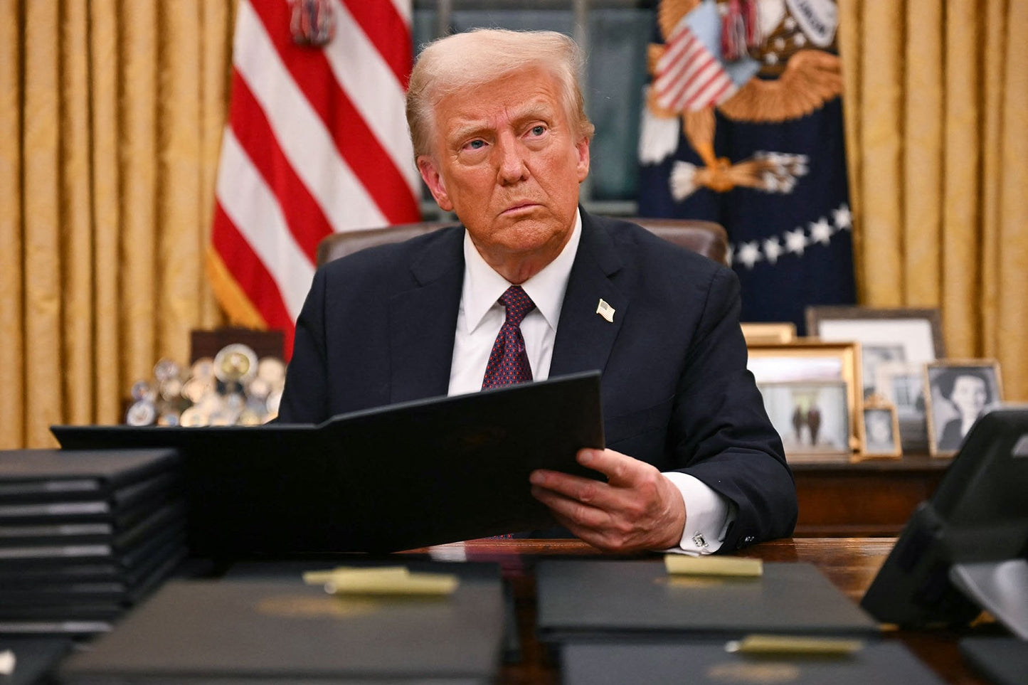 Trump Signing Executive Order 2025 Poster Picture Photo Print Banner  Booma Prints