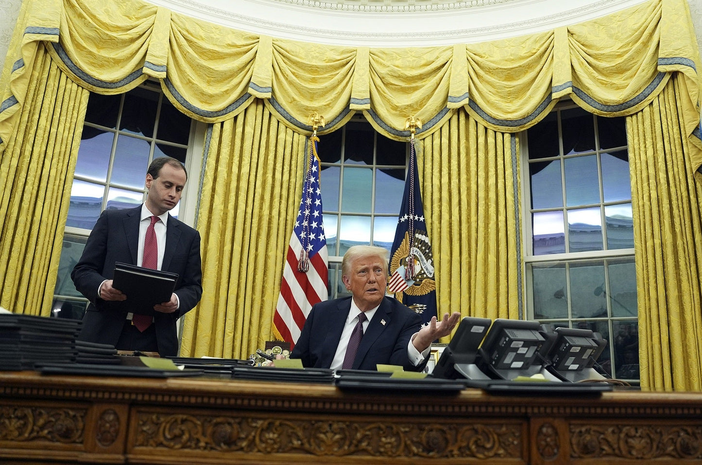 Donald Trump Signing Executive Order Us Poster Picture Photo Print Banner  Booma Prints