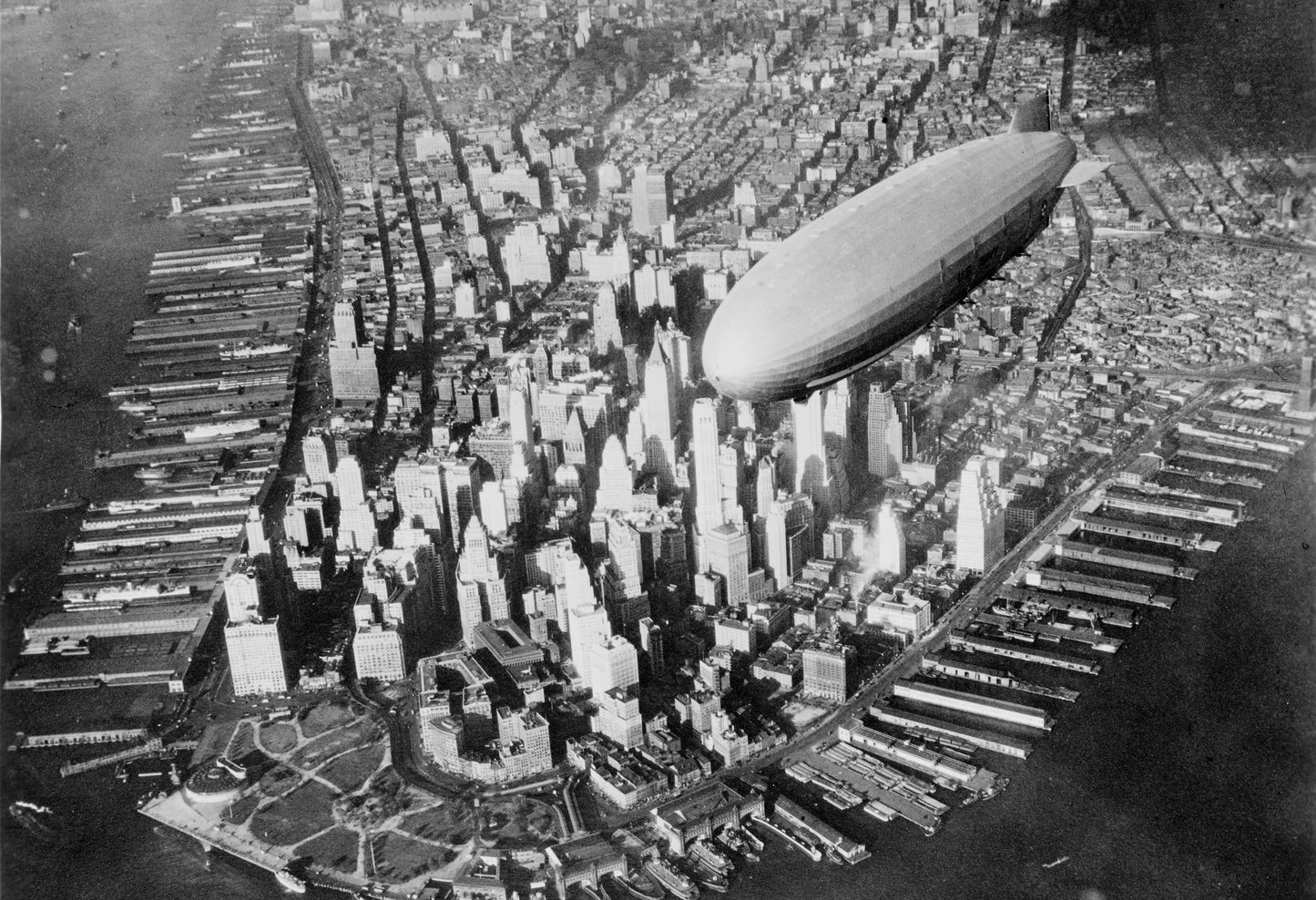 Uss Akron Zrs-4 Over Manhattan Glossy Poster Picture Photo Print Banner  Booma Prints