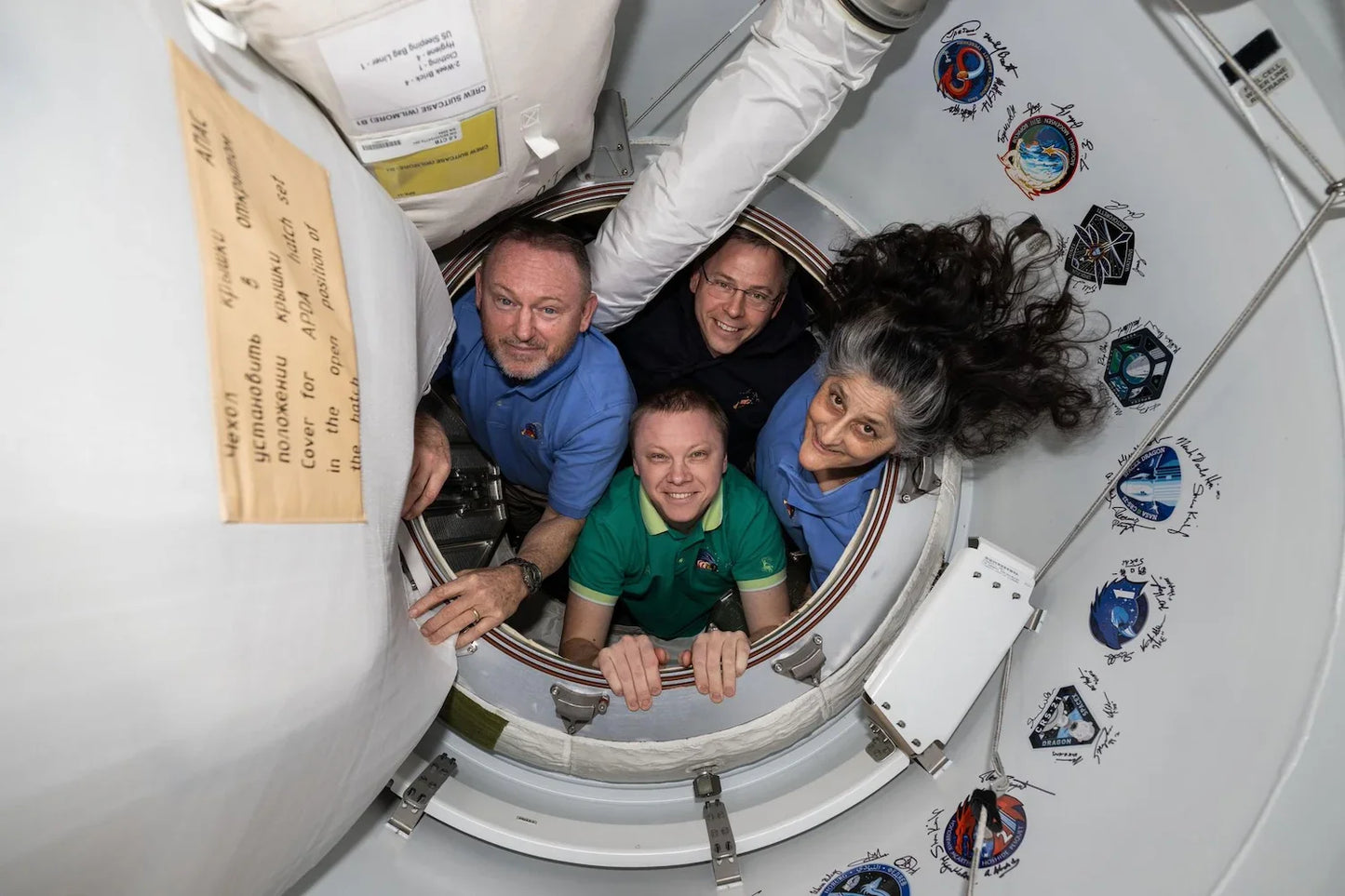 Dragon Endurance Crew Iss Glossy Poster Picture Photo Print Banner  Booma Prints