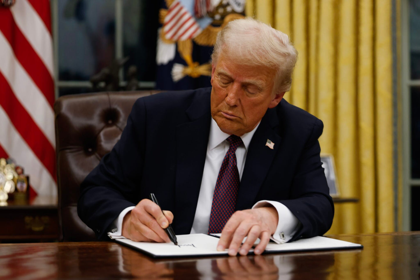 Trump Signing Executive Order January 20 Poster Picture Photo Print Banner  Booma Prints