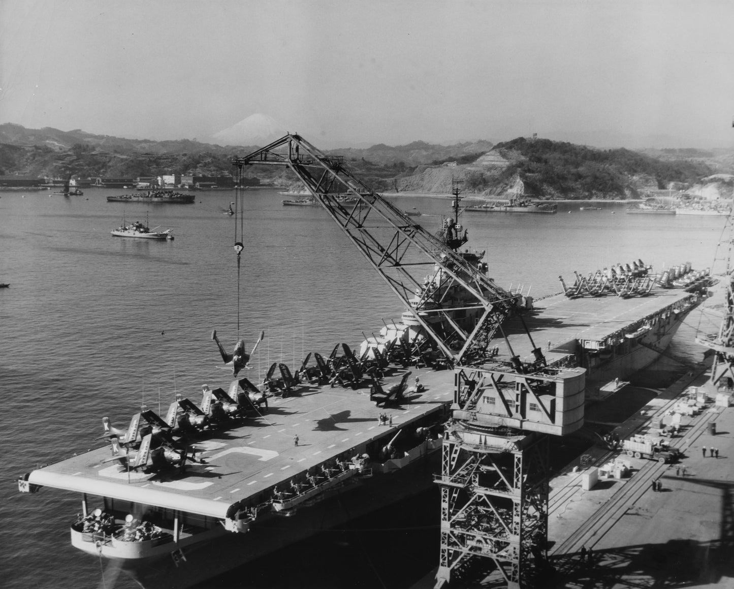 Uss Leyte Cv-32 Yokosuka Japan Glossy Poster Picture Photo Print Banner  Booma Prints