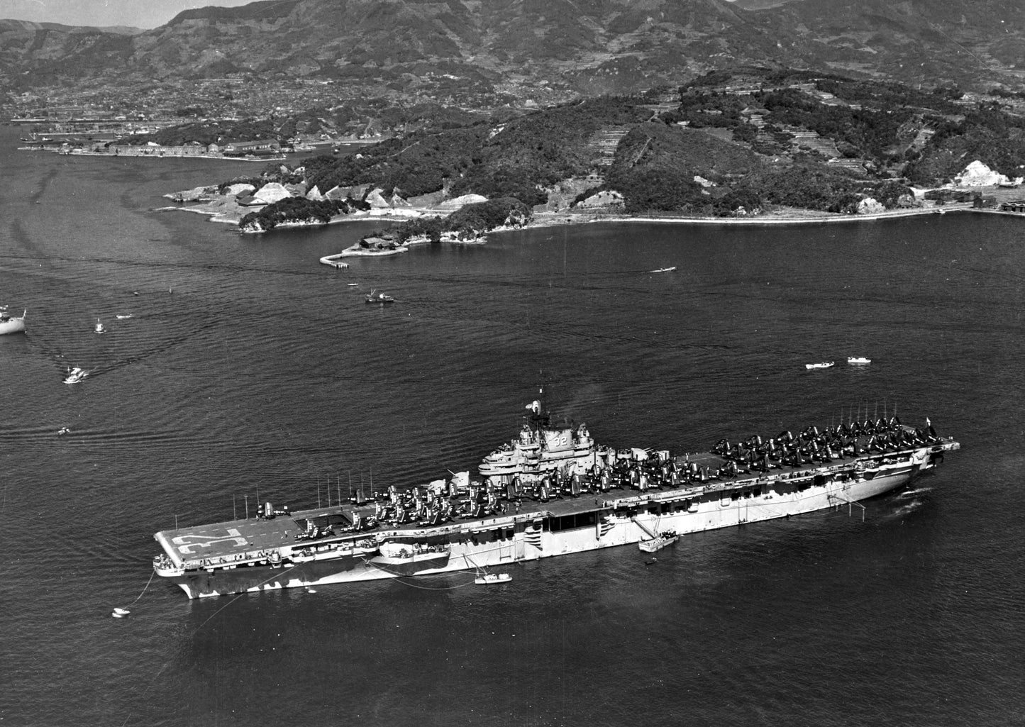 Uss Leyte Cv-32 Yokosuka 1950 Glossy Poster Picture Photo Print Banner  Booma Prints