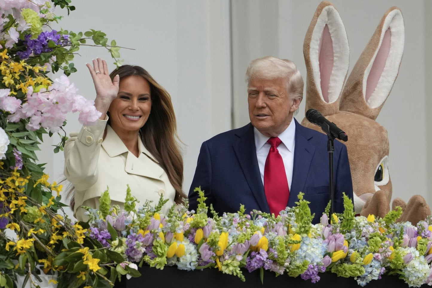 Melania Trump Waving Easter 2025 Glossy Poster Picture Photo Print Banner  Booma Prints