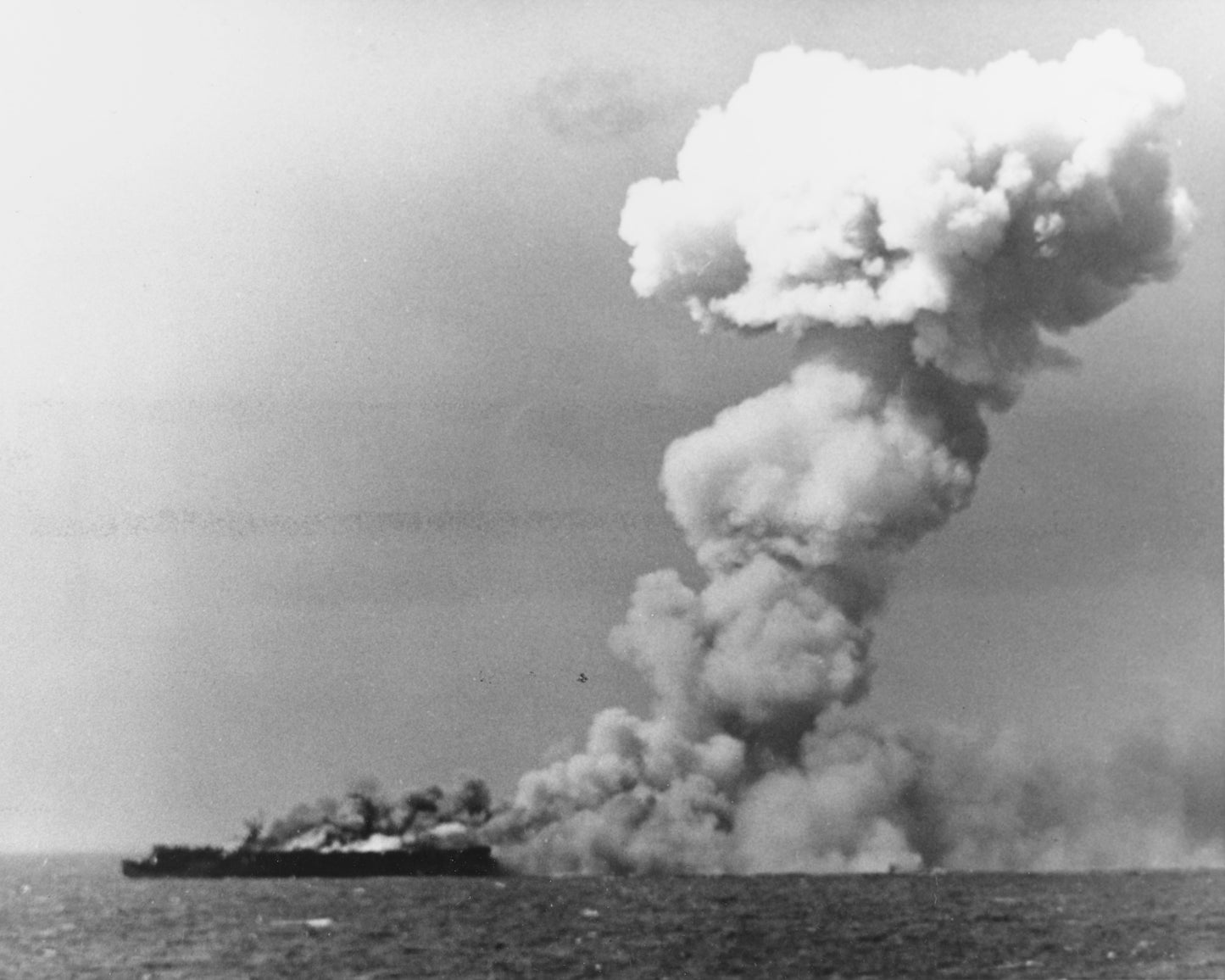 Uss Princeton Burning Cvl-23 1944 Glossy Poster Picture Photo Print Banner  Booma Prints
