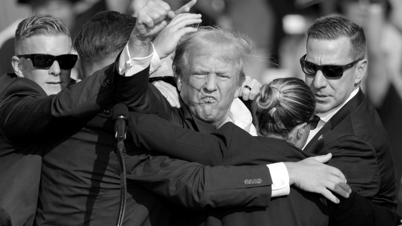 Donald Trump Shooting Black/White Poster Picture Photo Print Banner  Booma Prints