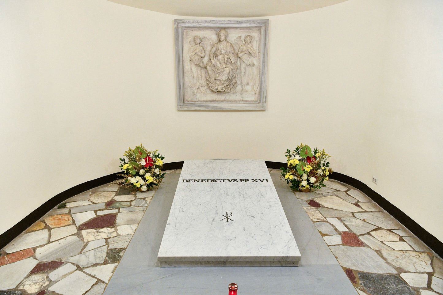 Pope Benedict Tomb Glossy Poster Picture Photo Print Banner  Booma Prints