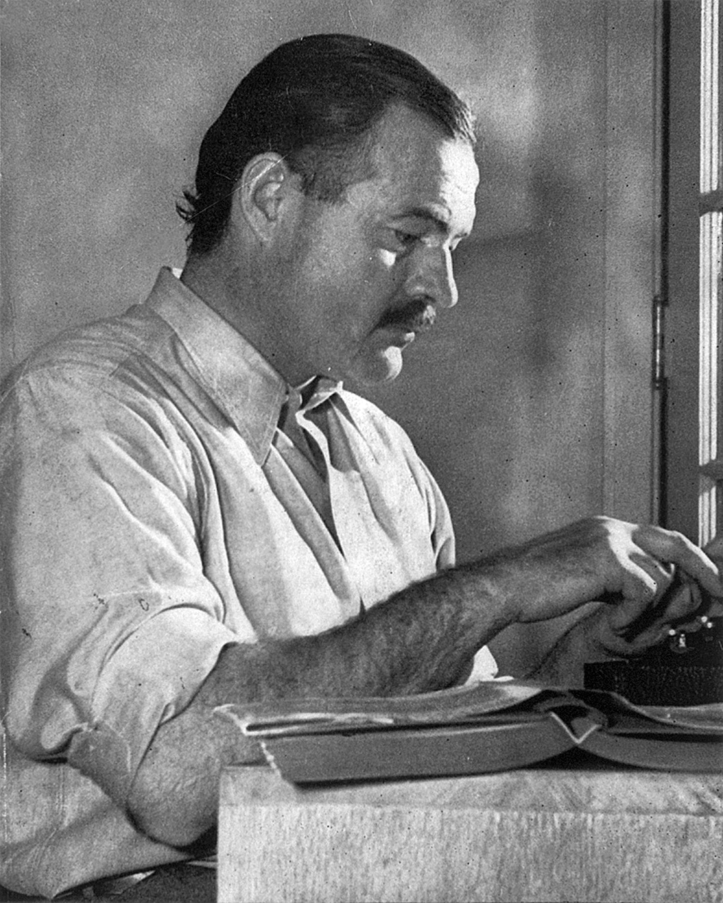 Ernest Hemingway Typewriter Glossy Poster Picture Photo Print Banner  Booma Prints