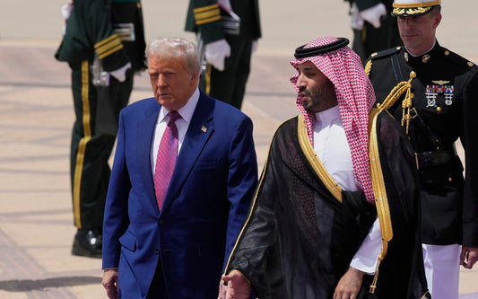 Trump Crown Saudi Prince Landing Glossy Poster Picture Photo Print Banner  Booma Prints