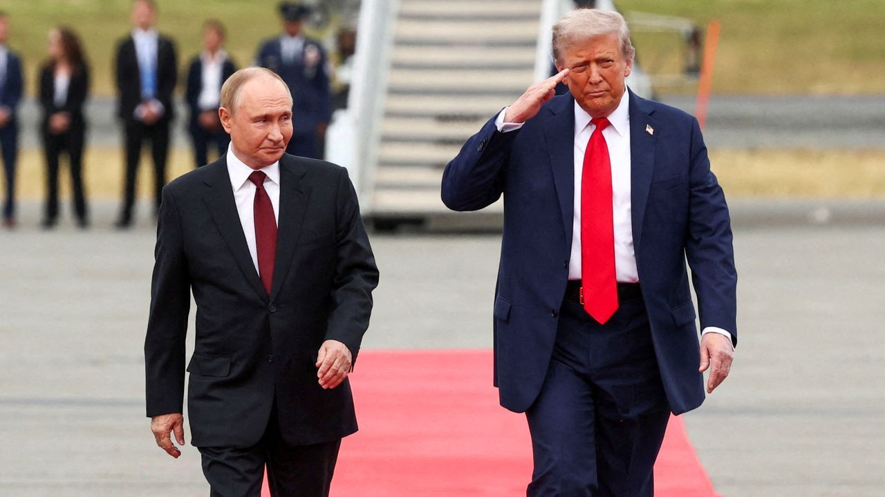 Trump Alaska Russian Meeting Arrival Poster Picture Photo Print Banner  Booma Prints