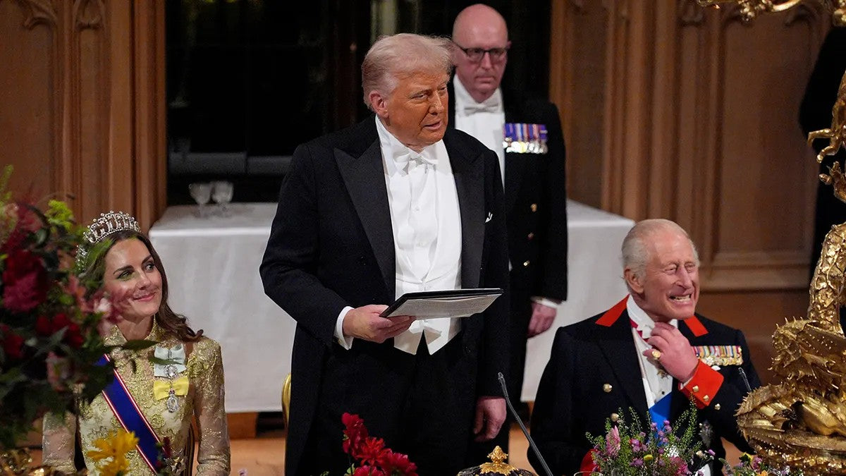 Donald Trump Speech Uk Banquet Kate Poster Picture Photo Print Banner  Booma Prints