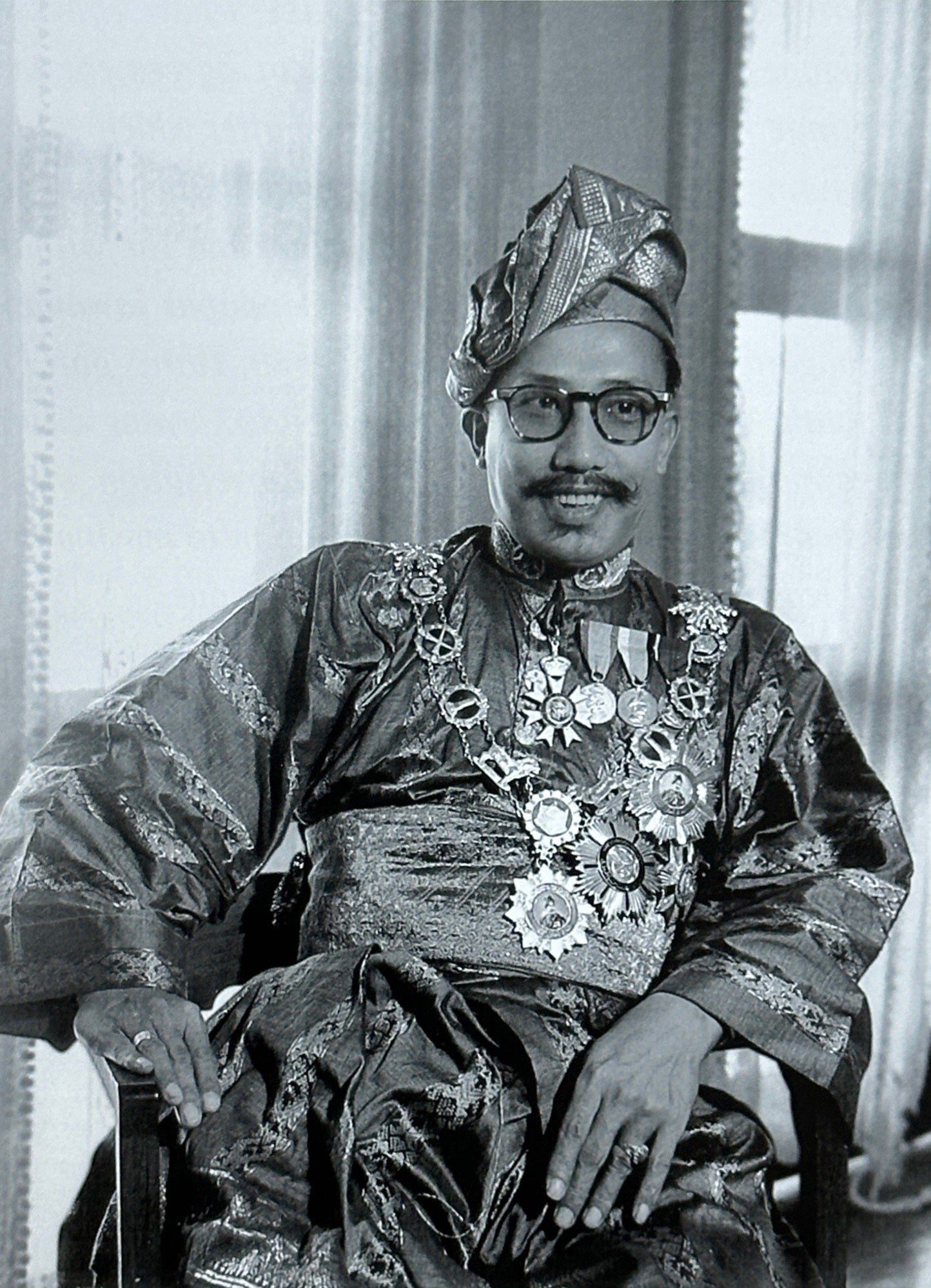 Omar Ali Saifuddien Iii Brunei Portrait Poster Picture Photo Print Banner  Booma Prints
