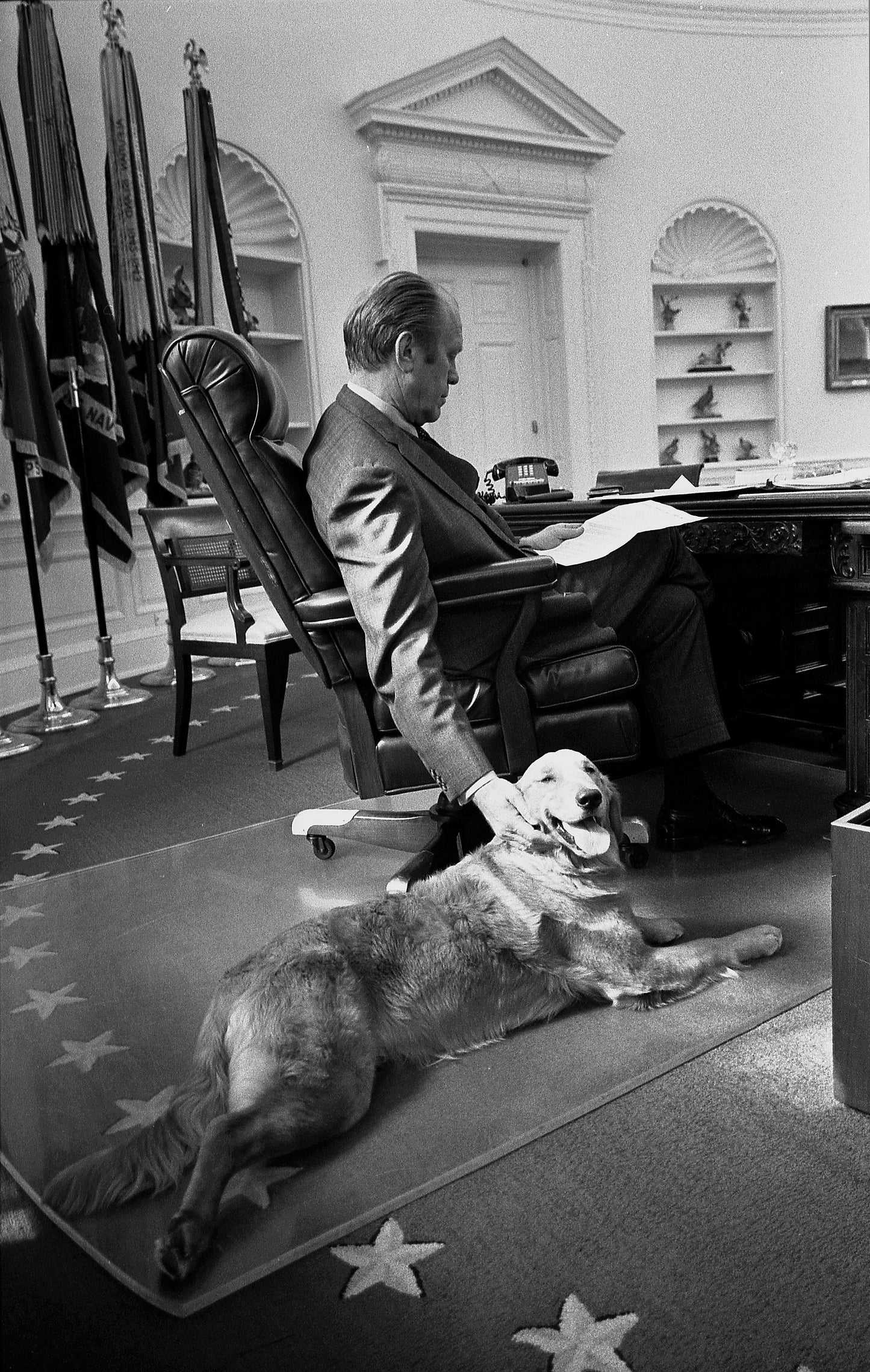 Gerald Ford Oval Office Dog Glossy Poster Picture Photo Print Banner Booma Prints