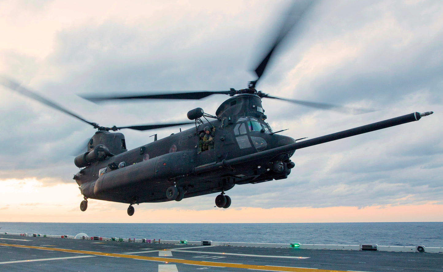 Boeing Ch-47 Chinhook Glossy Poster Picture Photo Print Banner Booma Prints