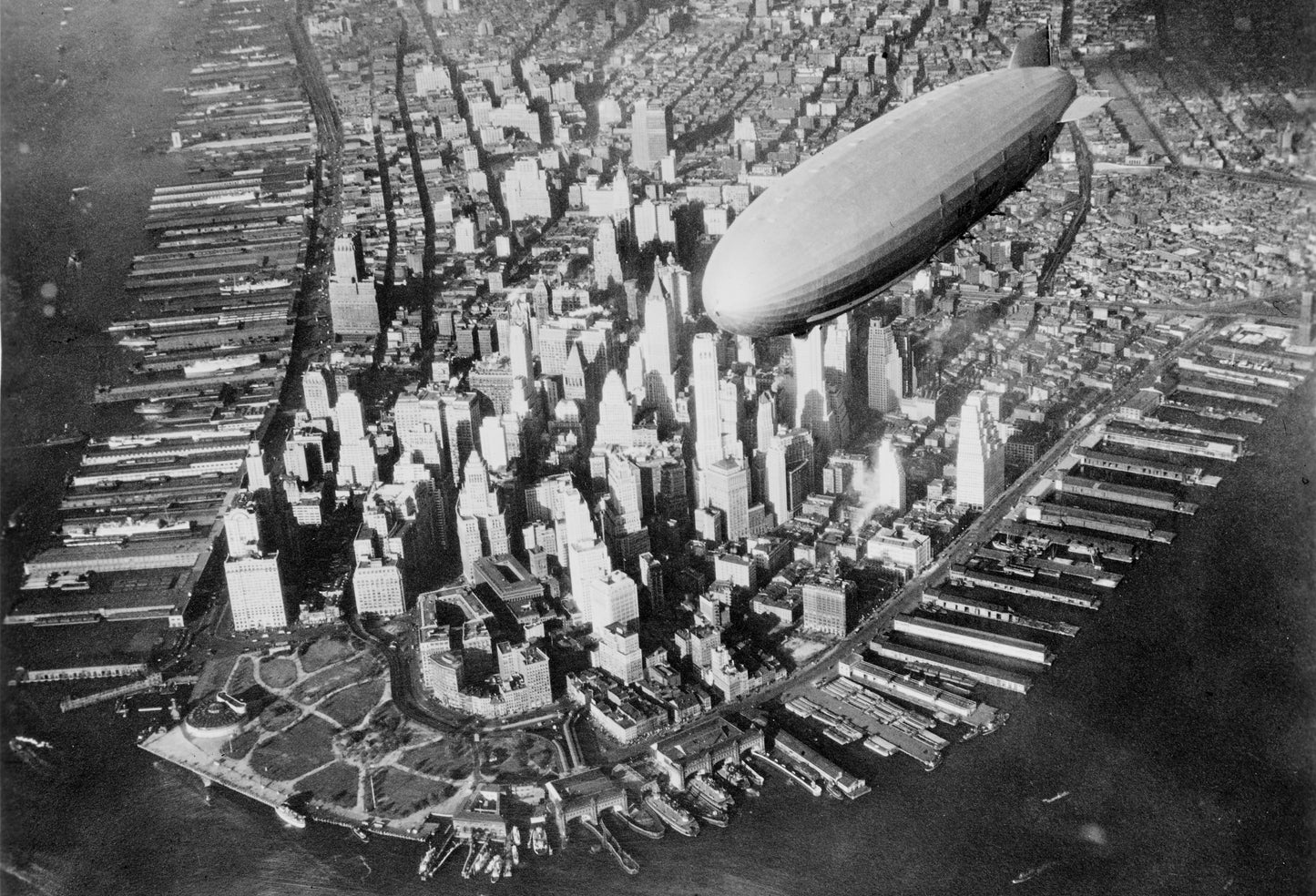Uss Akron Over Manhattan New York Skyline Glossy Poster Picture Photo Print Booma Prints