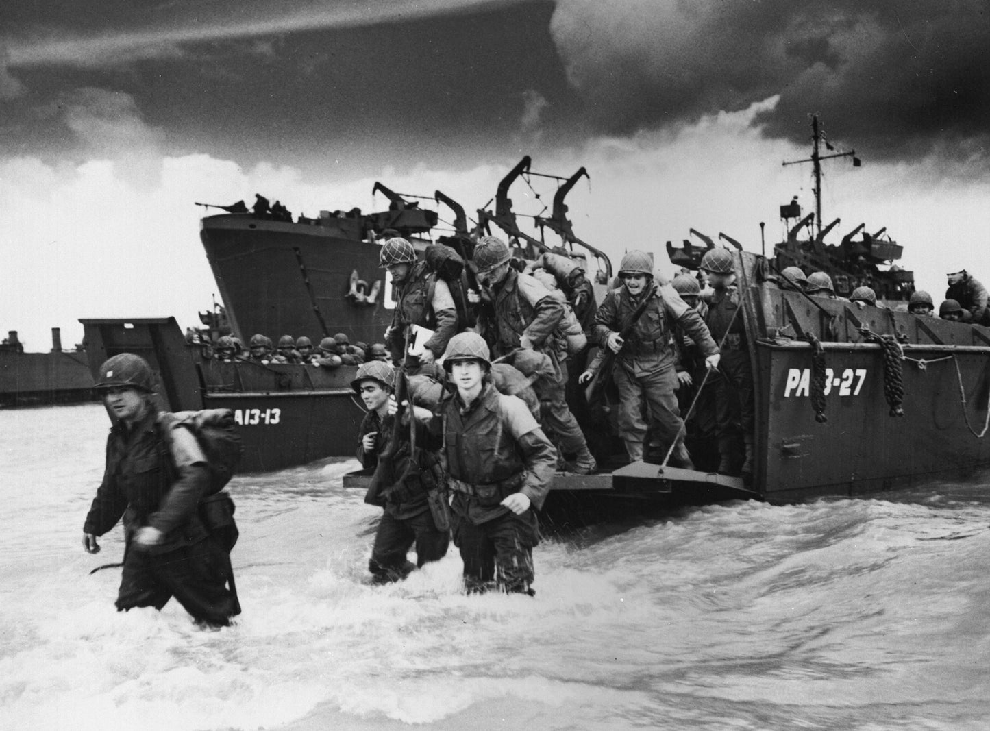 Us Troops Omaha Beach D-Day Ww2 Glossy Poster Picture Photo Print Banner Booma Prints