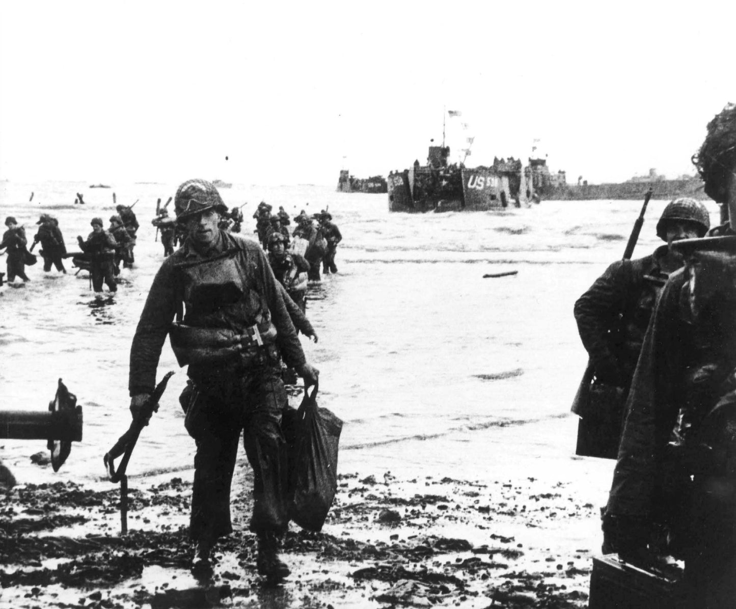 D-Day Normandy France Invasion Ww2 Glossy Poster Picture Photo Print Banner Booma Prints