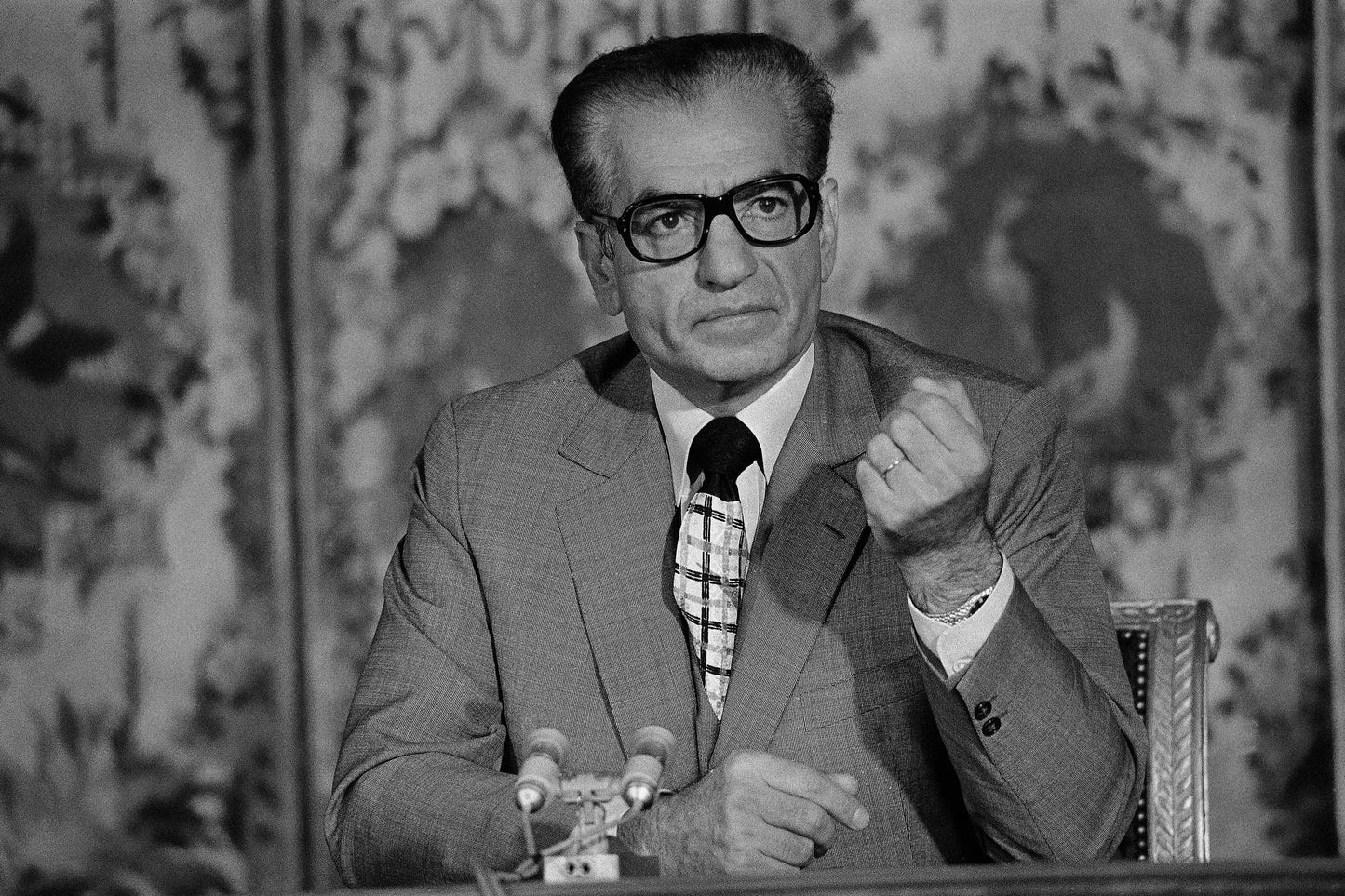 Mohammad Reza Pahlavi Shah Glossy Poster Picture Photo Print Banner Iran Booma Prints