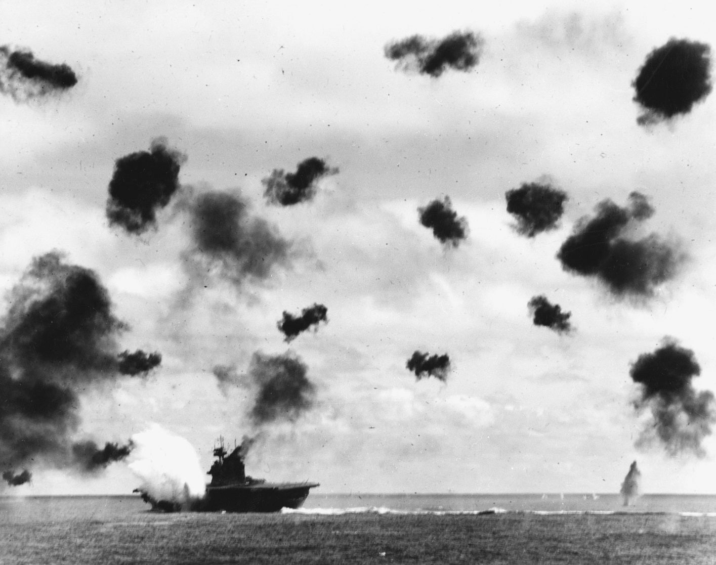 Uss Yorktown Torpedoed Midway Wwii Glossy Poster Picture Photo Print Banner Booma Prints